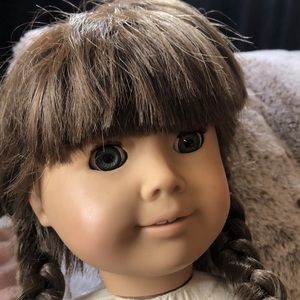 Original Pleasant Co. 1987 white cloth body, Molly (retired)American Girl doll